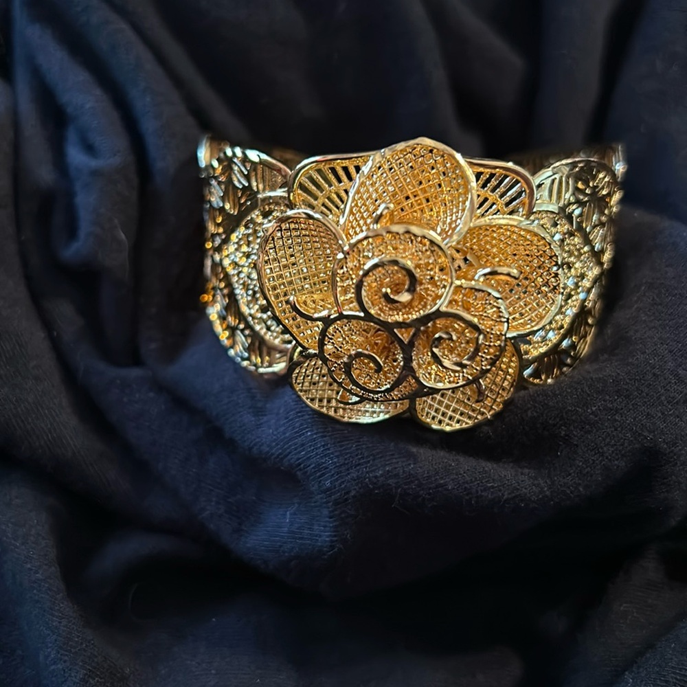 Gold Flower Adjustable Bangle